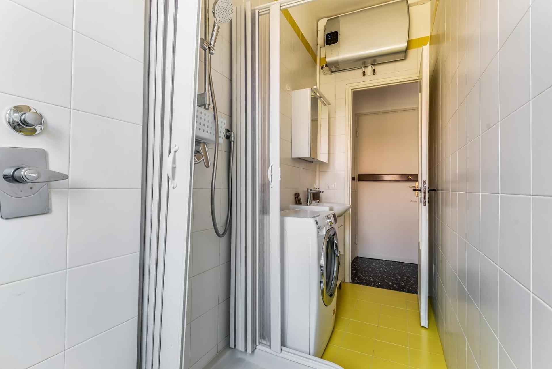 Milano 2 Pax Wi-Fi Via Tartini 13C Apartment Luaran gambar
